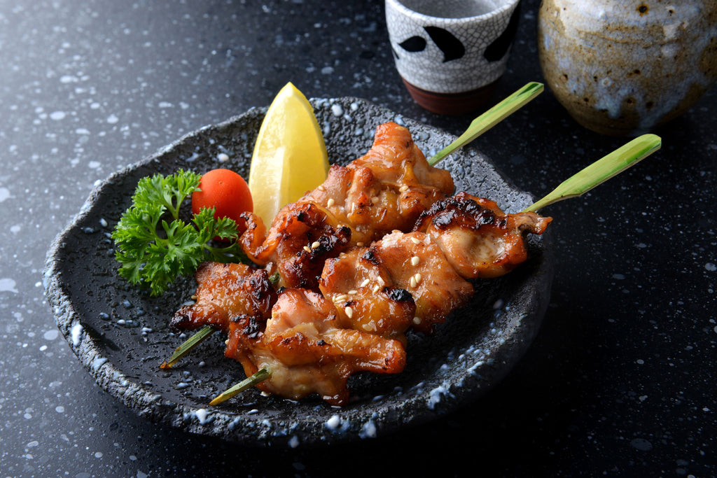 Brochettes de poulet grillé à la sauce teriyaki (Yakitori)